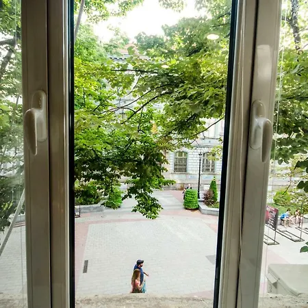 Apartment Main Pedestrian Street, City Centre *